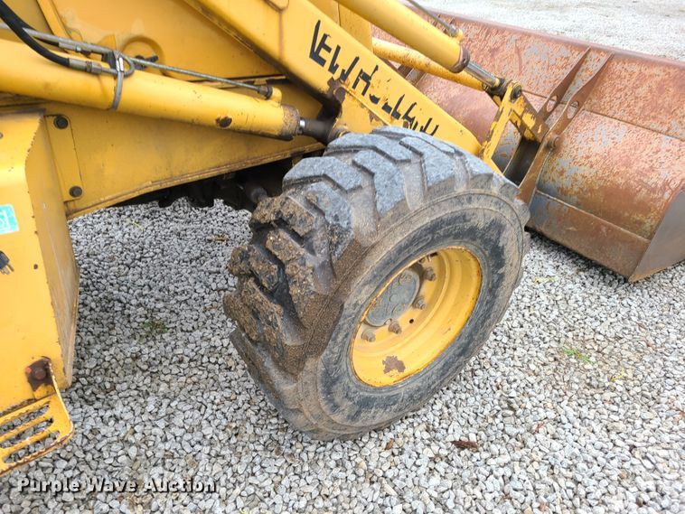 image for item GO9357 New Holland 675E  backhoe