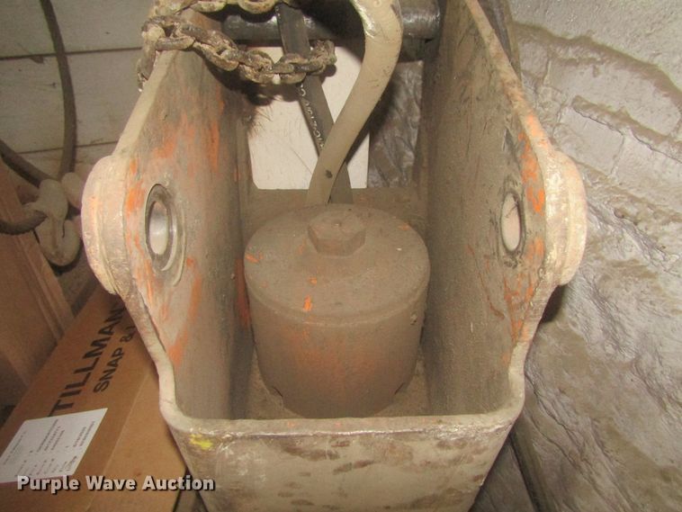 image for item GQ9099 Stanley MB550 breaker