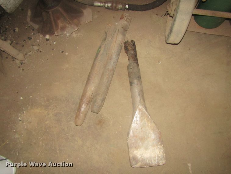 image for item GQ9099 Stanley MB550 breaker