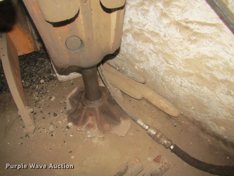 image for item GQ9099 Stanley MB550 breaker