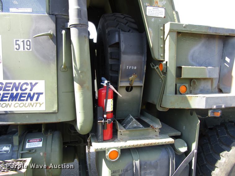 image for item GQ9114 1991 BMY Harsco M929A2  dump truck