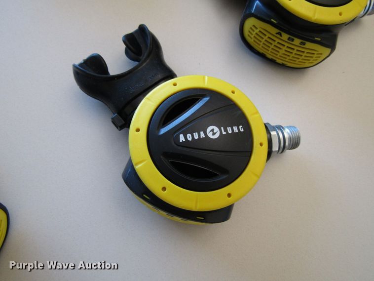 image for item GQ9116 Scuba regulators