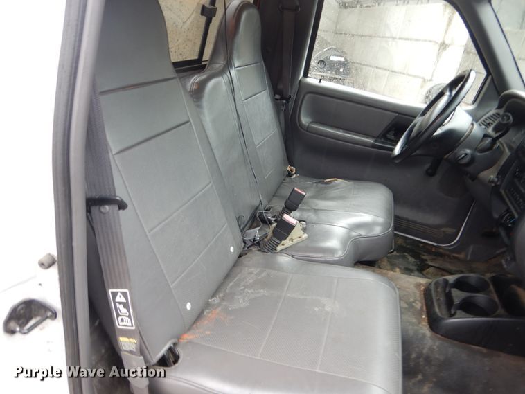 image for item GR9805 2002 Ford Ranger  dump bed pickup truck