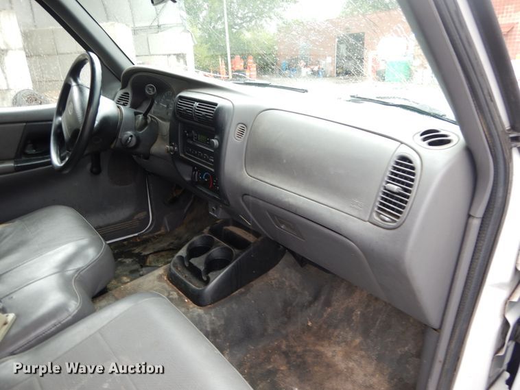 image for item GR9805 2002 Ford Ranger  dump bed pickup truck