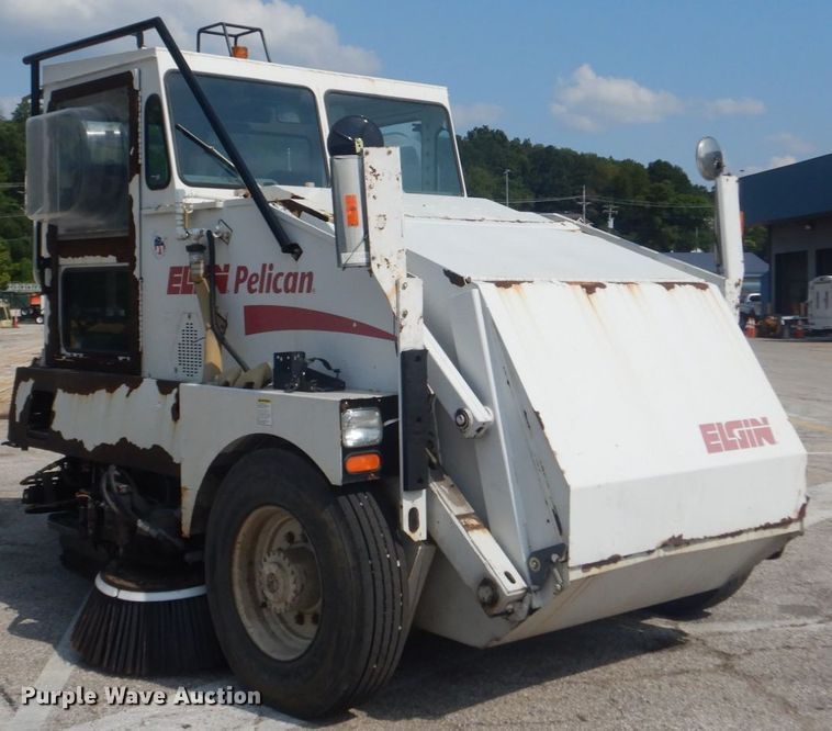 image for item GR9822 2002 Elgin Pelican P  street sweeper
