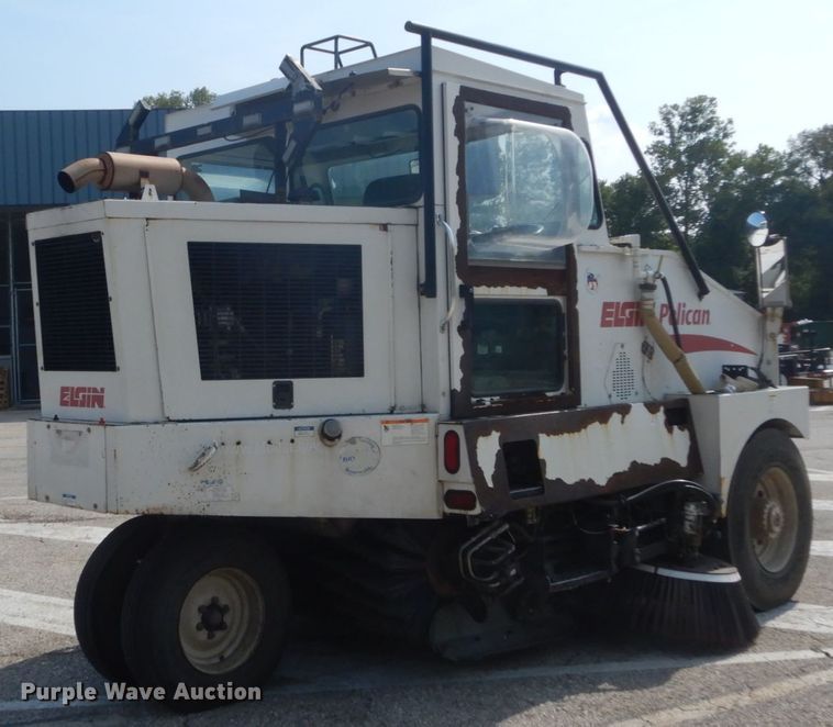 image for item GR9822 2002 Elgin Pelican P  street sweeper