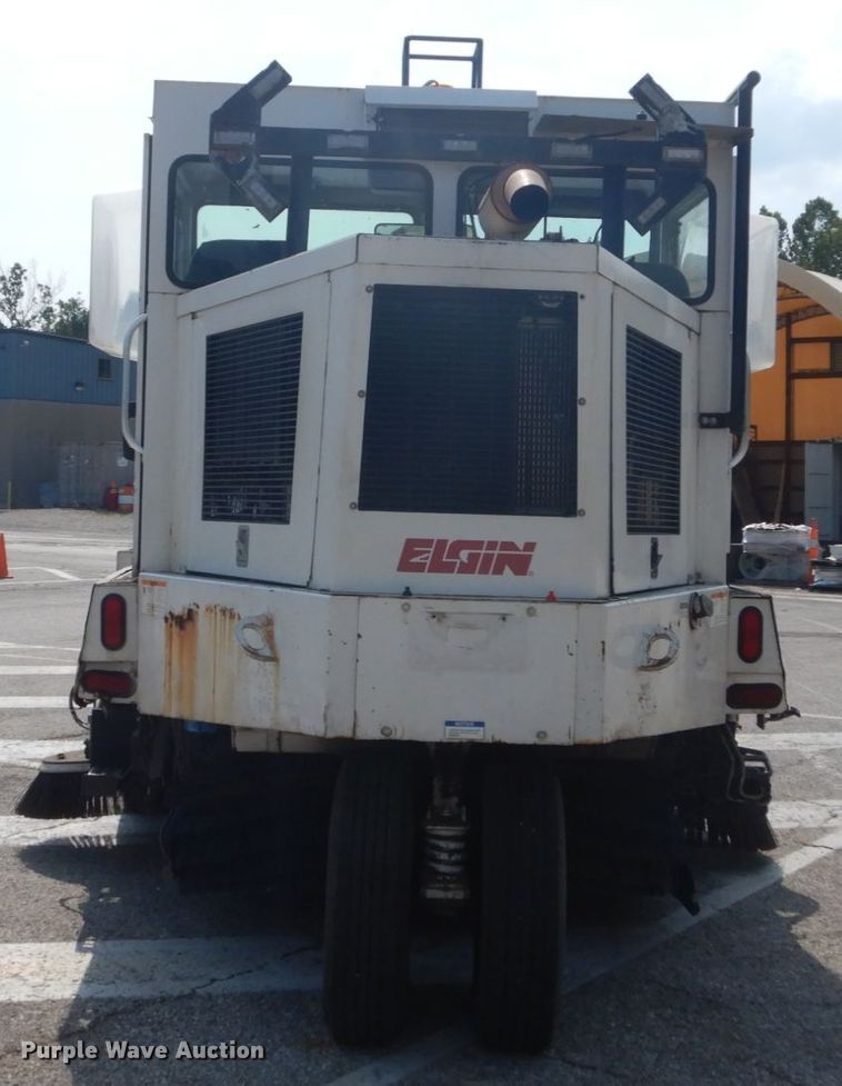 image for item GR9822 2002 Elgin Pelican P  street sweeper