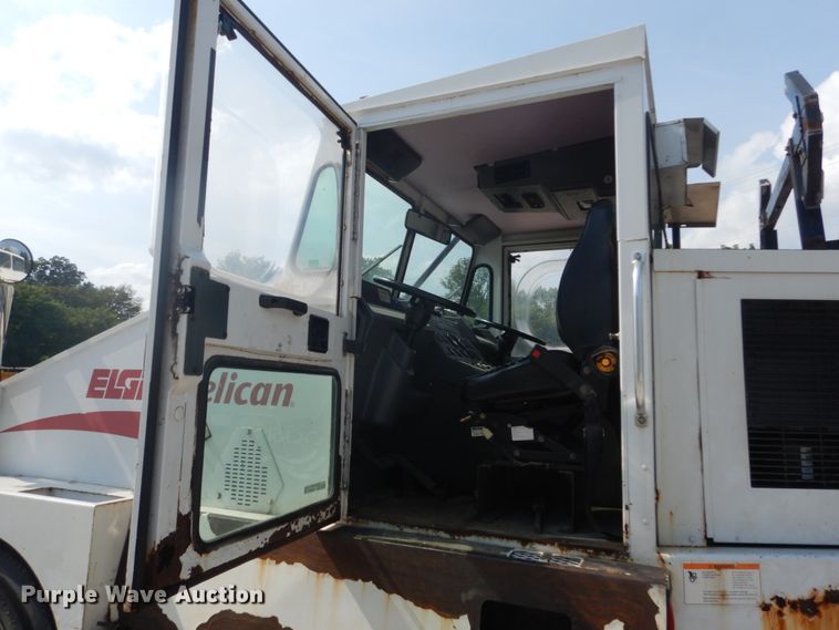 image for item GR9822 2002 Elgin Pelican P  street sweeper