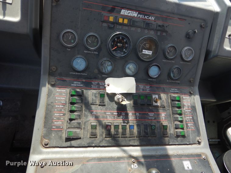 image for item GR9822 2002 Elgin Pelican P  street sweeper