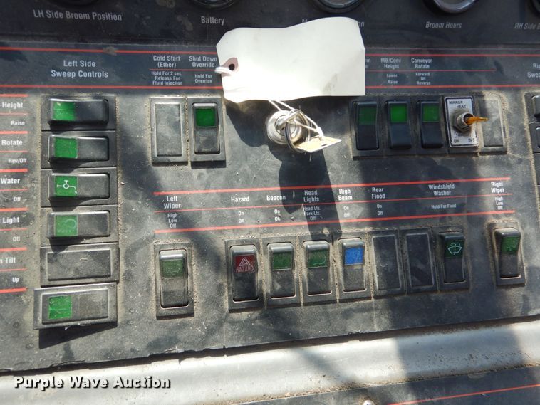 image for item GR9822 2002 Elgin Pelican P  street sweeper