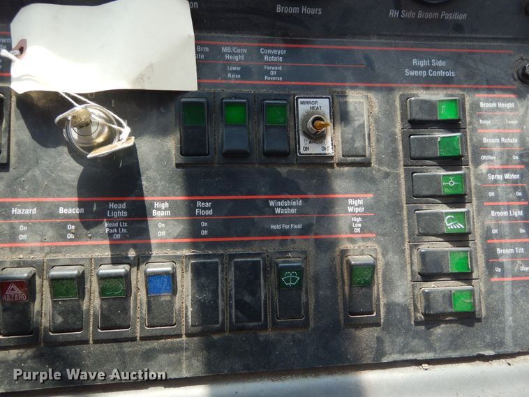 image for item GR9822 2002 Elgin Pelican P  street sweeper