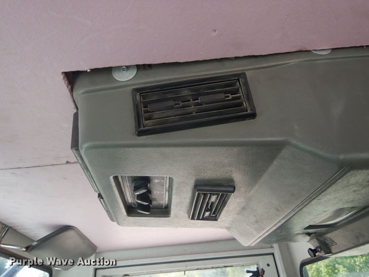 image for item GR9822 2002 Elgin Pelican P  street sweeper