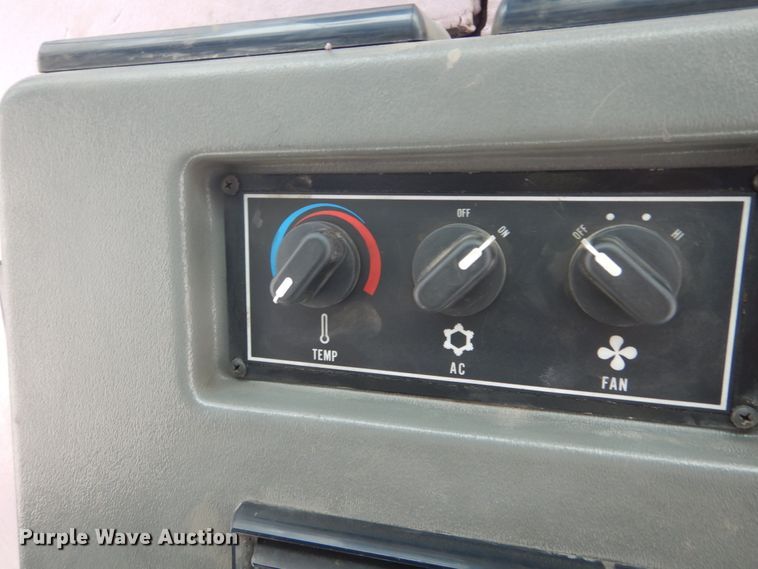 image for item GR9822 2002 Elgin Pelican P  street sweeper