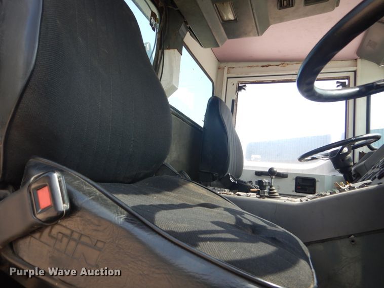 image for item GR9822 2002 Elgin Pelican P  street sweeper