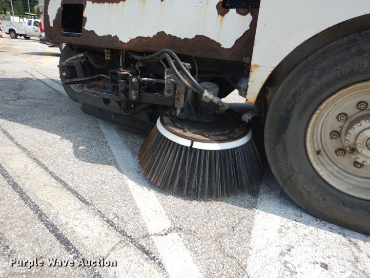 image for item GR9822 2002 Elgin Pelican P  street sweeper