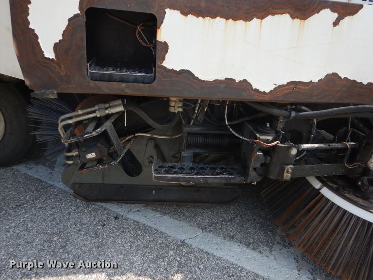 image for item GR9822 2002 Elgin Pelican P  street sweeper