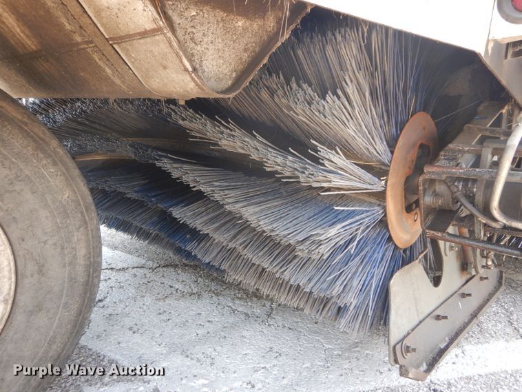 image for item GR9822 2002 Elgin Pelican P  street sweeper