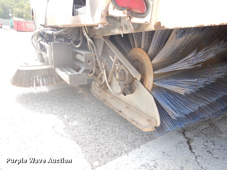 image for item GR9822 2002 Elgin Pelican P  street sweeper