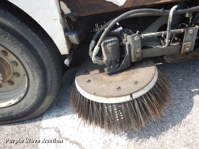 image for item GR9822 2002 Elgin Pelican P  street sweeper