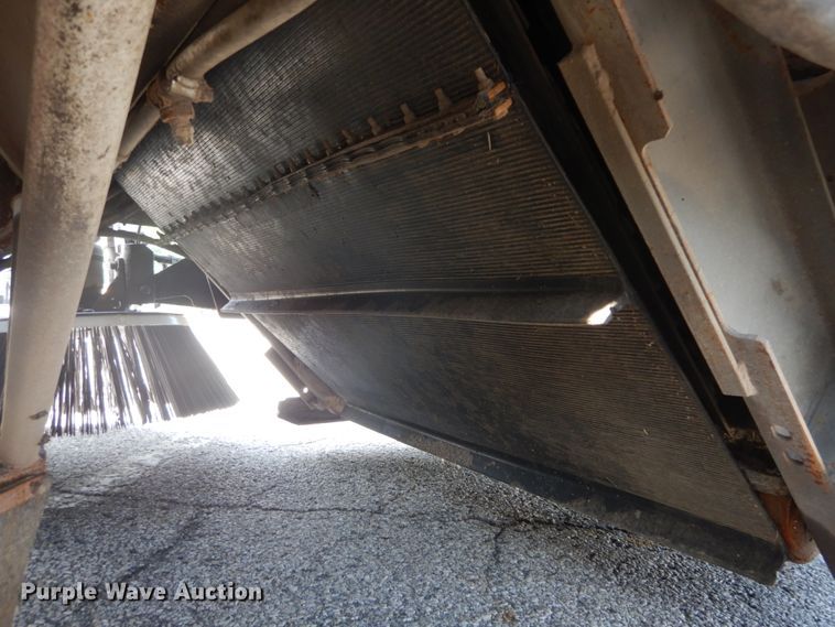 image for item GR9822 2002 Elgin Pelican P  street sweeper