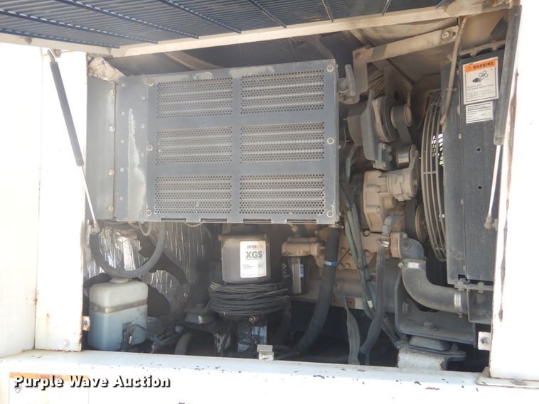 image for item GR9822 2002 Elgin Pelican P  street sweeper