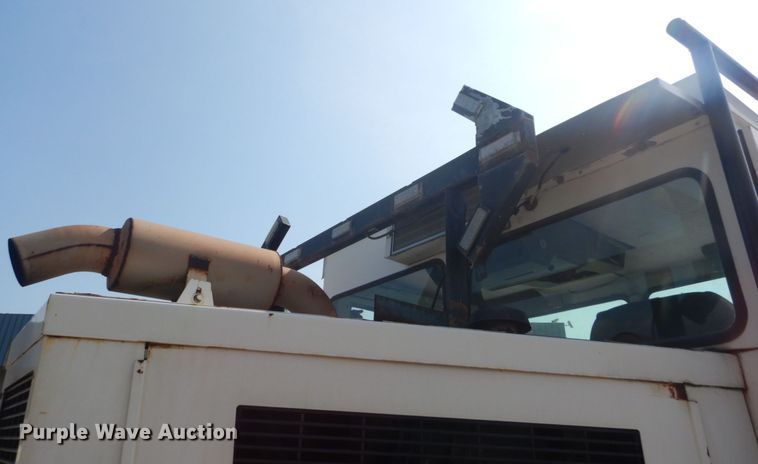 image for item GR9822 2002 Elgin Pelican P  street sweeper