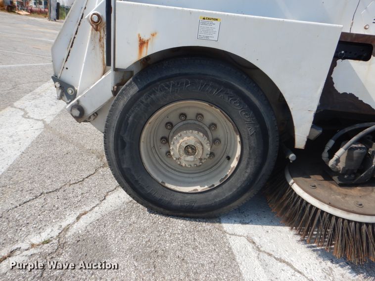 image for item GR9822 2002 Elgin Pelican P  street sweeper