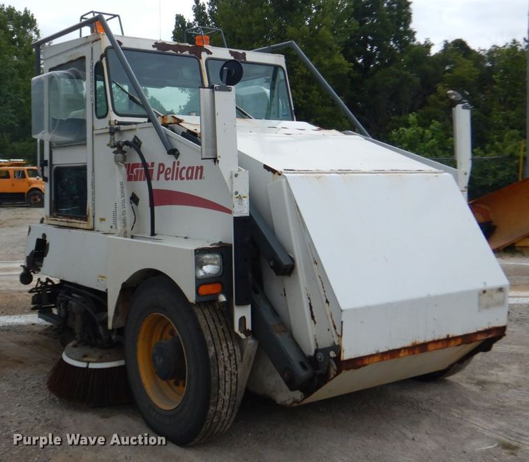 image for item GV9212 2006 Elgin Pelican P  street sweeper