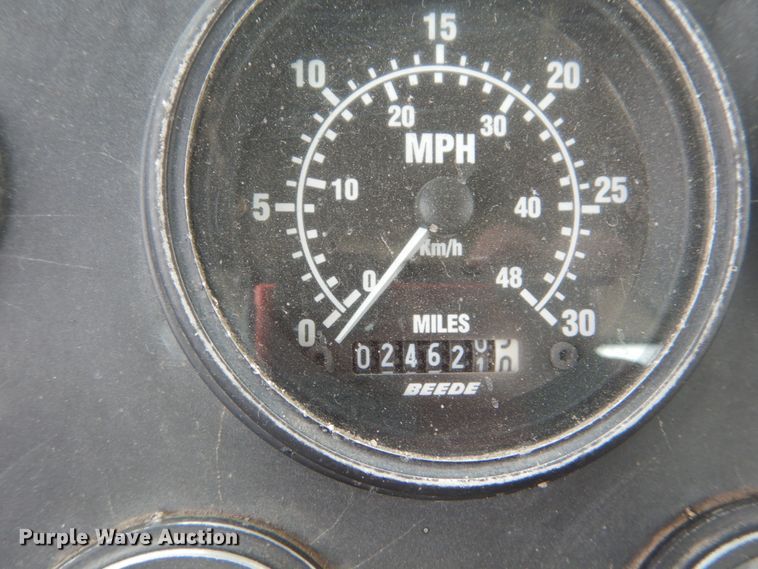 image for item GV9212 2006 Elgin Pelican P  street sweeper