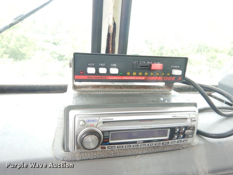 image for item GV9212 2006 Elgin Pelican P  street sweeper