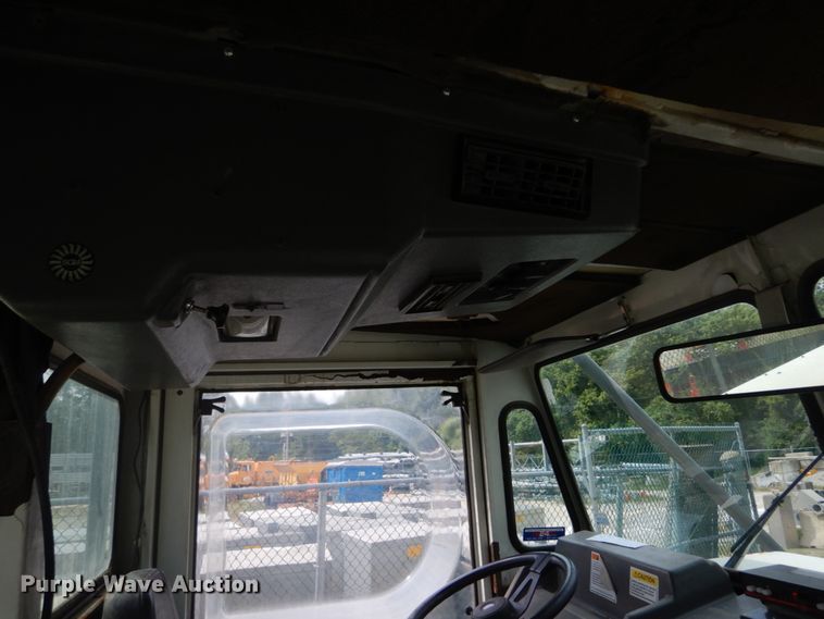 image for item GV9212 2006 Elgin Pelican P  street sweeper