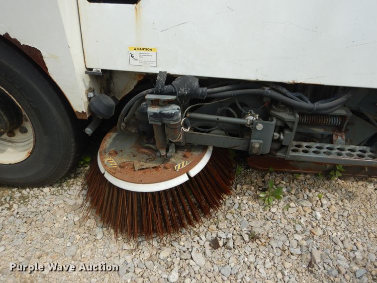 image for item GV9212 2006 Elgin Pelican P  street sweeper