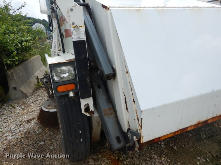 image for item GV9212 2006 Elgin Pelican P  street sweeper