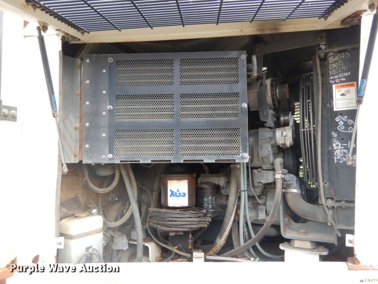 image for item GV9212 2006 Elgin Pelican P  street sweeper