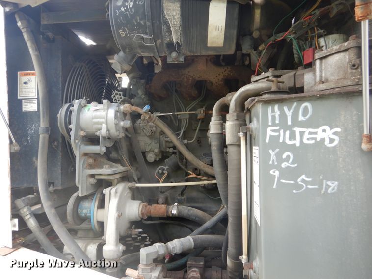 image for item GV9212 2006 Elgin Pelican P  street sweeper