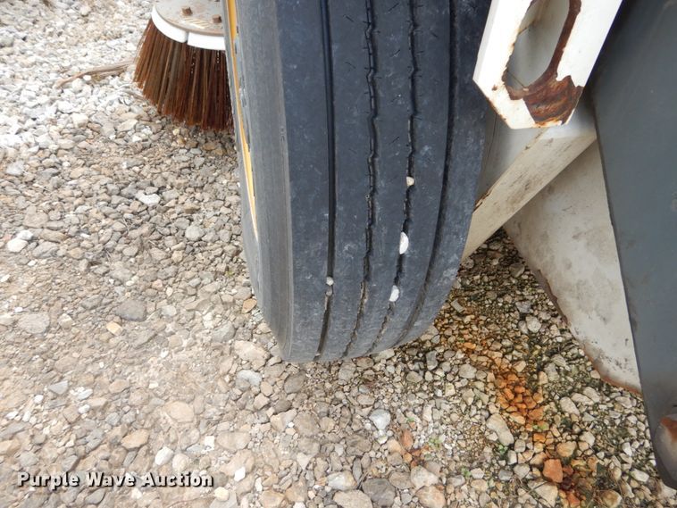 image for item GV9212 2006 Elgin Pelican P  street sweeper