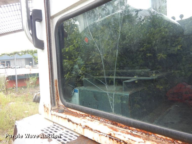 image for item GV9212 2006 Elgin Pelican P  street sweeper