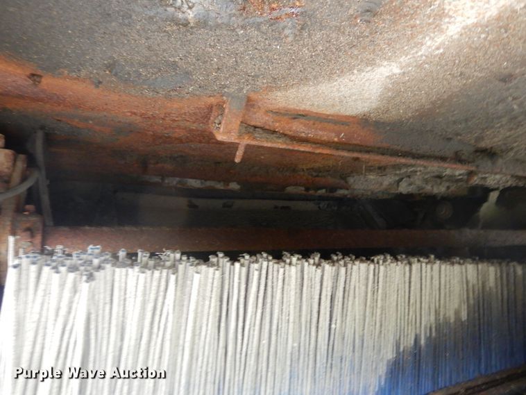 image for item GV9212 2006 Elgin Pelican P  street sweeper