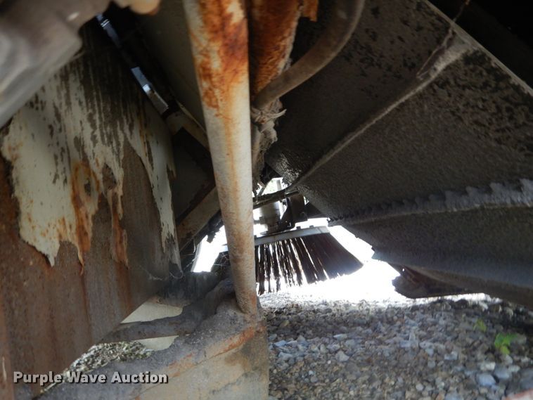 image for item GV9212 2006 Elgin Pelican P  street sweeper