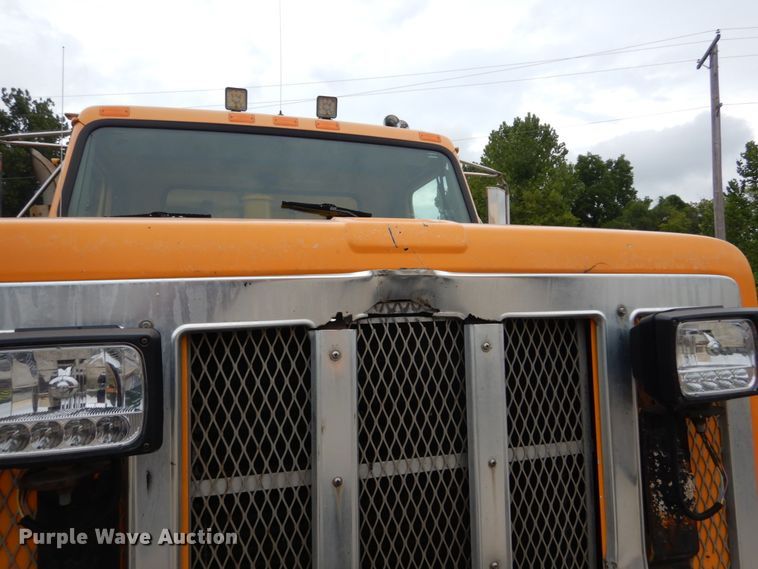 image for item GV9215 2002 International 2554  dump truck