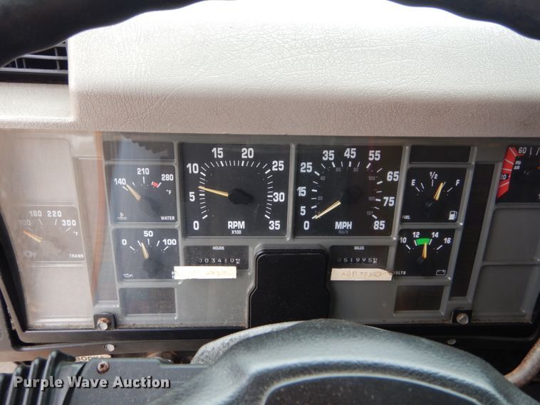 image for item GV9215 2002 International 2554  dump truck