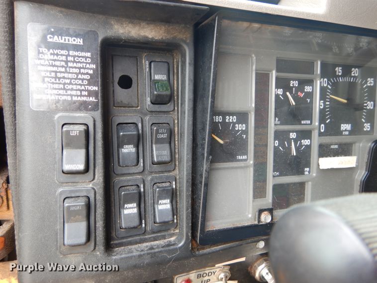 image for item GV9215 2002 International 2554  dump truck