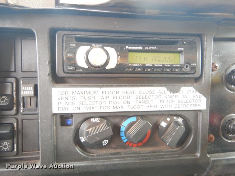 image for item GV9215 2002 International 2554  dump truck