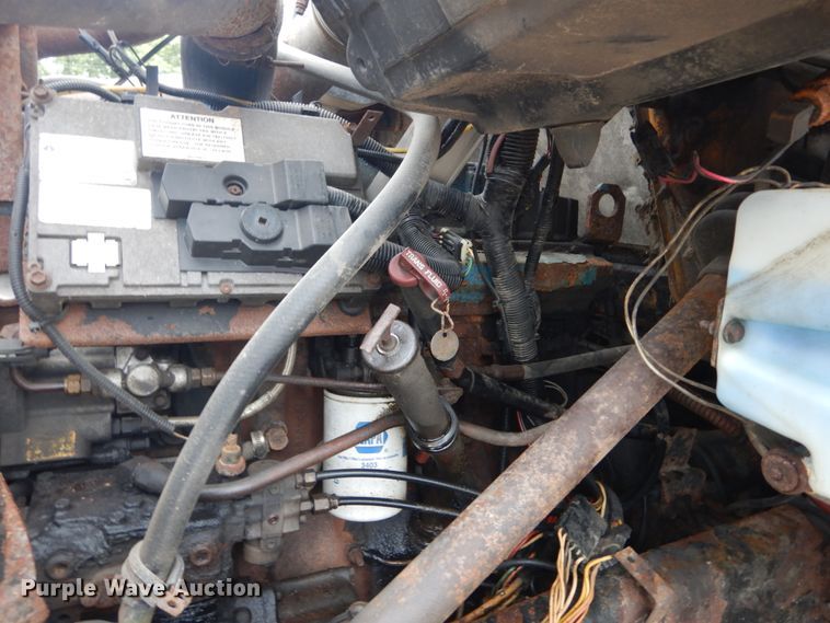 image for item GV9215 2002 International 2554  dump truck