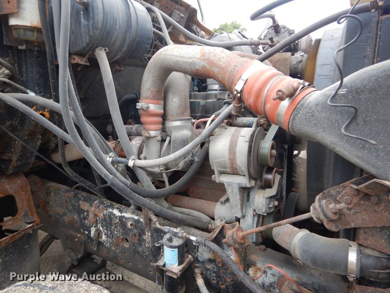 image for item GV9215 2002 International 2554  dump truck