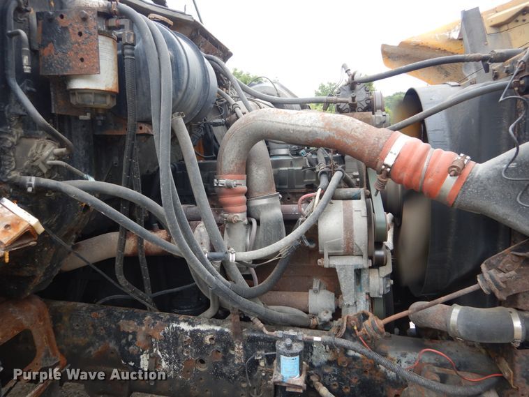 image for item GV9215 2002 International 2554  dump truck