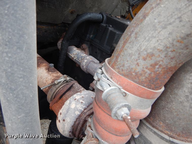 image for item GV9215 2002 International 2554  dump truck