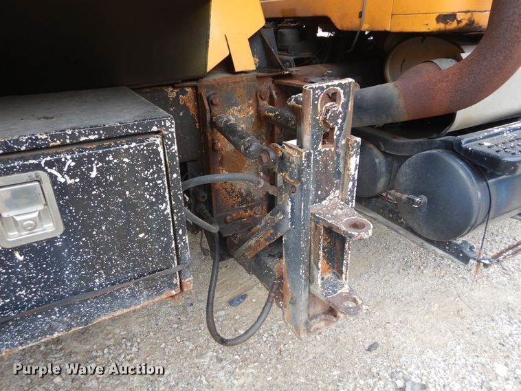 image for item GV9215 2002 International 2554  dump truck