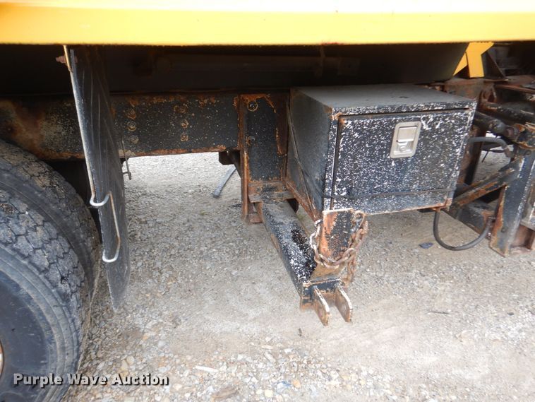 image for item GV9215 2002 International 2554  dump truck