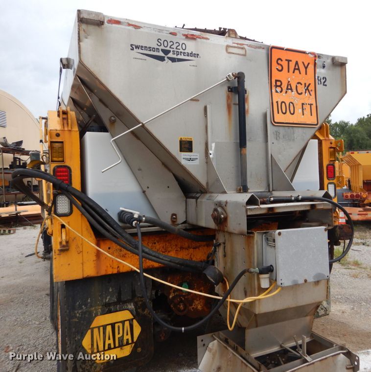 image for item GV9215 2002 International 2554  dump truck